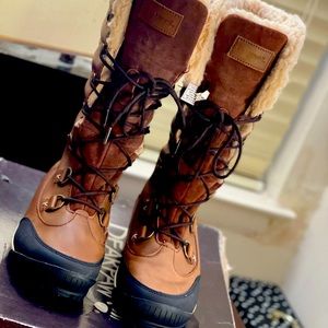 Bear paw women Isabella snow boots in size 10